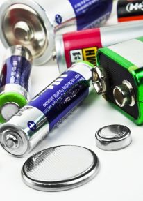 Batterien

batterie, batterien, knopfzellen, energie, strom, akku, technik, elektro, elektrizität, verschiedene, auswahl, knopfbatterien, recycling, akkus, wiederverwertbar, aufladen, volt, spannung, geräte, verbrauch, effizienz, energiekosten, einsparen, hauhalt, haushaltsgeräte