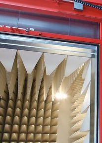 EMV Prüfung akustik-und-emv-halle-offene-tuer-img-9245_BESCHNITTEN