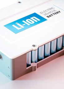Elektrofahrzeug Li-ionen Batteriekonzept 3D Nahaufnahme.

EV  Li-Ion battery concept. Close up view. 3D rendering.